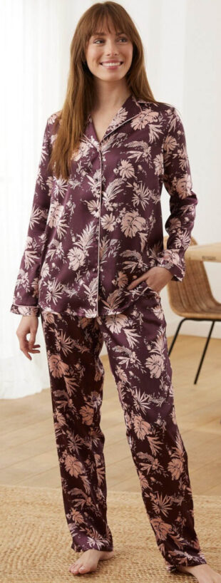 Klasické dámske kabátové pyžamo s výraznou potlačou
